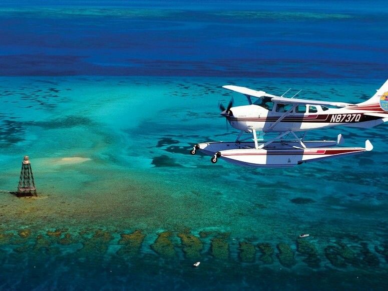 aviões de salto com poças ilhas galápagos
